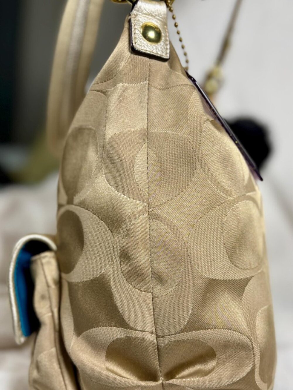 Y2K Coach Poppy Signature Sateen Pocket Hobo in Metallic Gold with Charms - Picture 6 of 13